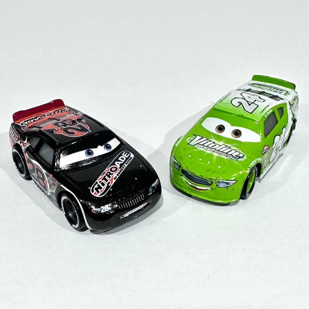Disney Cars Brick Yardley #24 Vitoline, Aiken Axler #28 Nitroade Die-cast